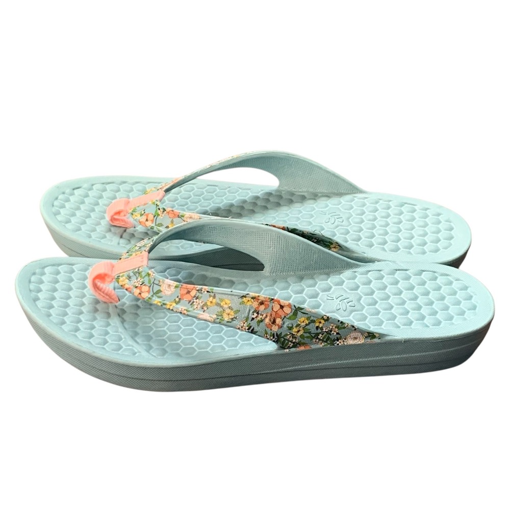 Joybees  mint green thong flip flop sandal with‎ floral straps. Size 9